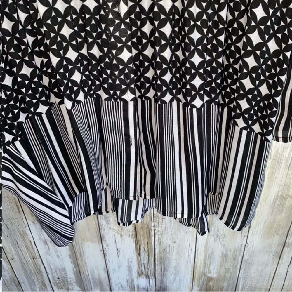 Investments Black & White Mixed Media Stretch Button Down - Picture 3 of 5